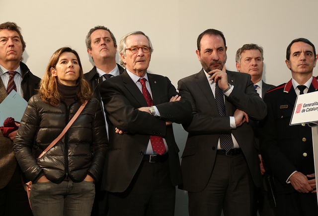 16313125668_f260154ff2_z