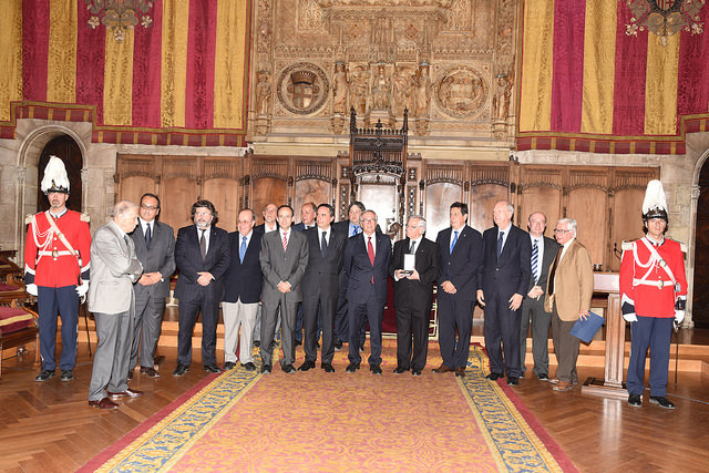 17945636679_3f478a0f2f_z