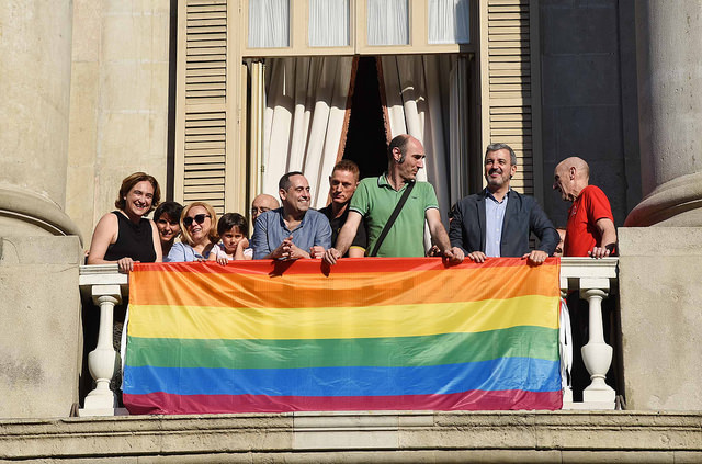 18993746008_a51764a5f0_z