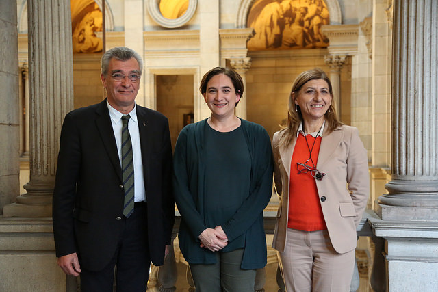 25182435294_22624235b3_z